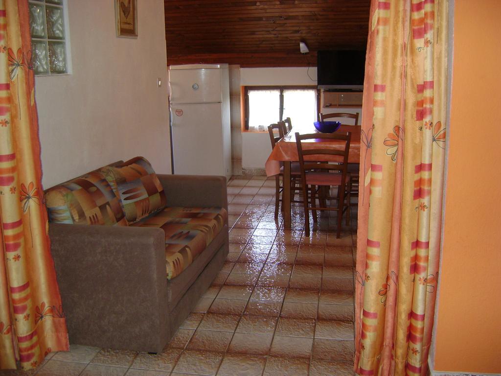 Apartments Radulovic Weißenburg Zimmer foto