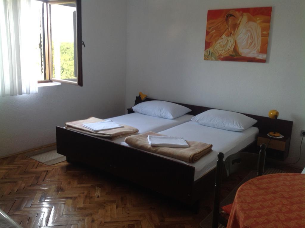 Apartments Radulovic Weißenburg Zimmer foto